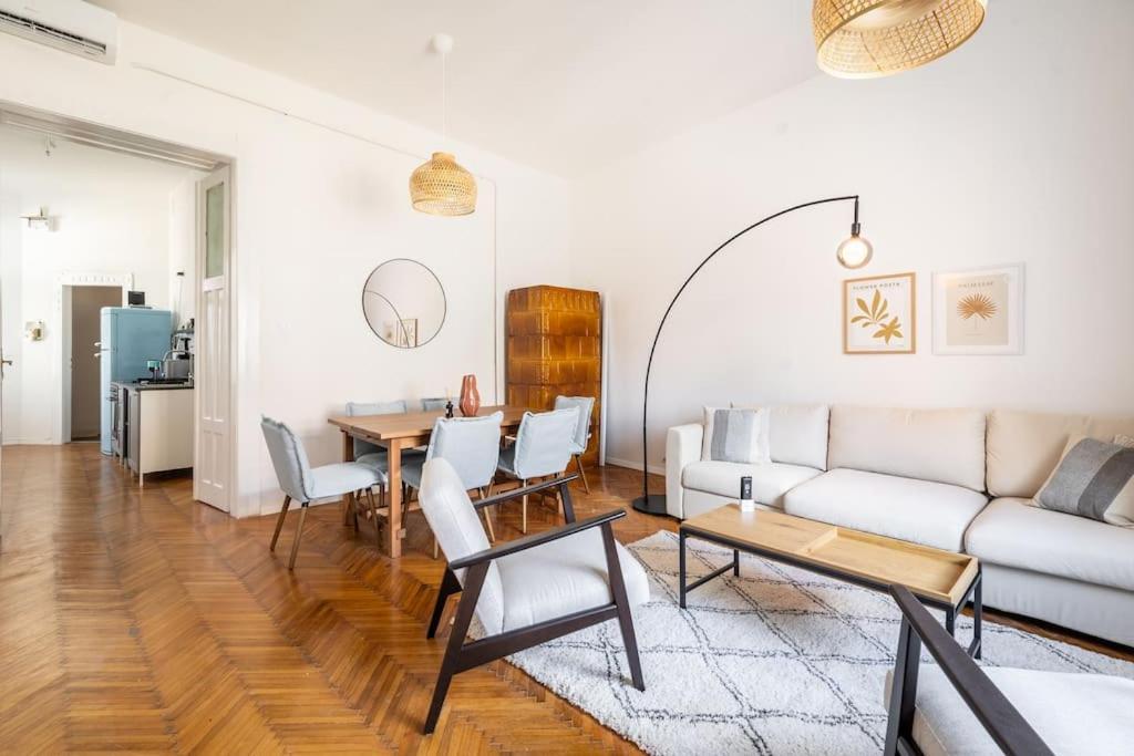 Designer Two Bedroom Apartment *